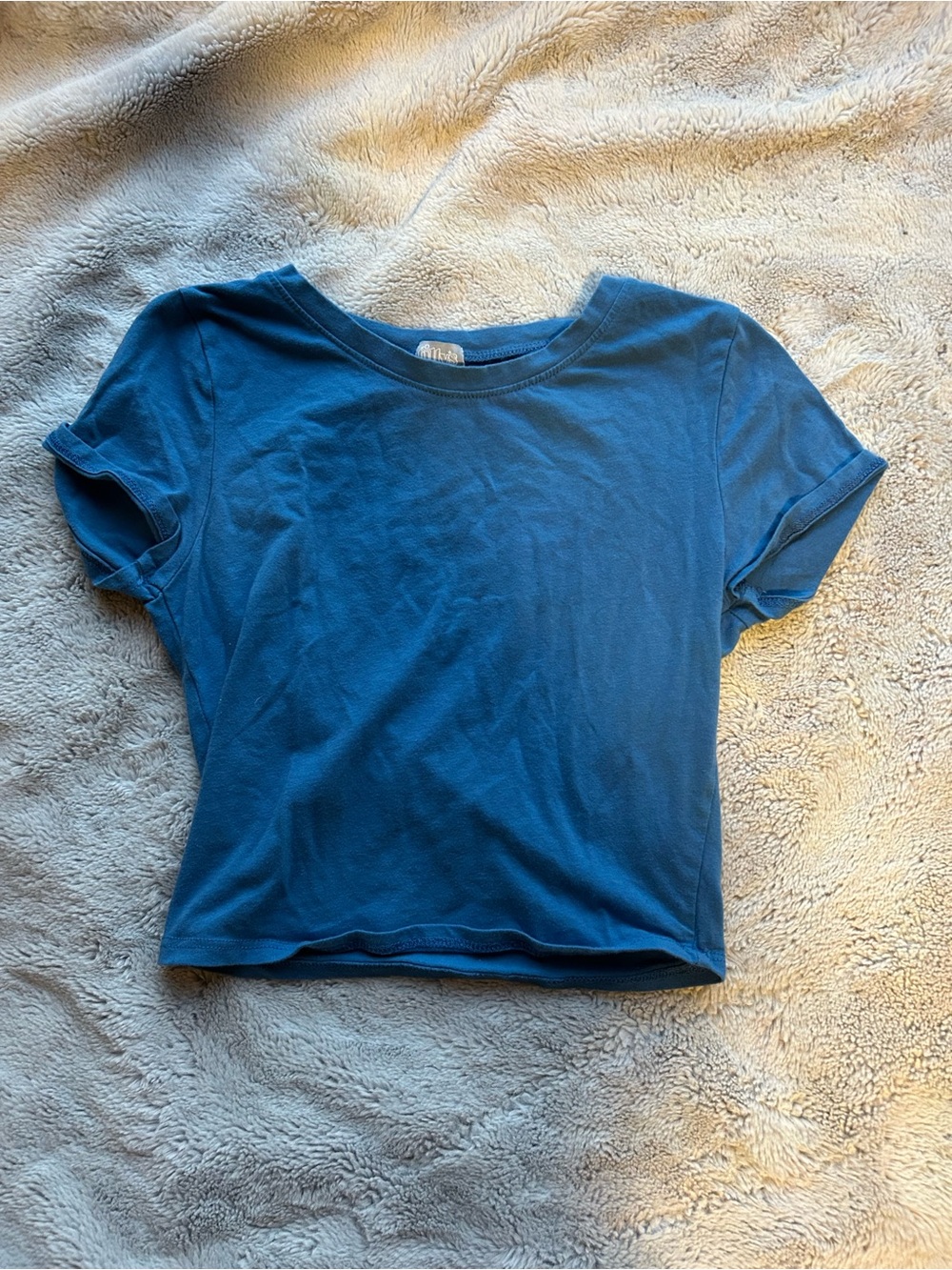 Tilly's Women's Short Sleeve Crop Tee in Teal Blue